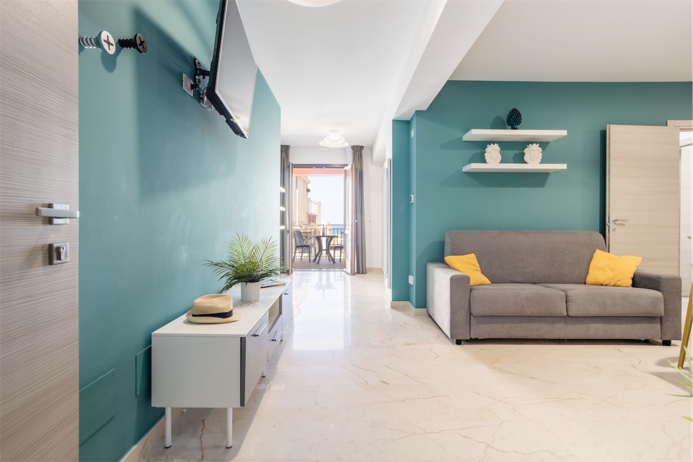 <b>Click to open image!</b> <b>Navigation tip:</b> Hover mouse on top of the right or left side of the image to see the next or previous image respectively.<br /><br />You are browsing images from the article:<br /><span class="sigProPopupCaption"></span>