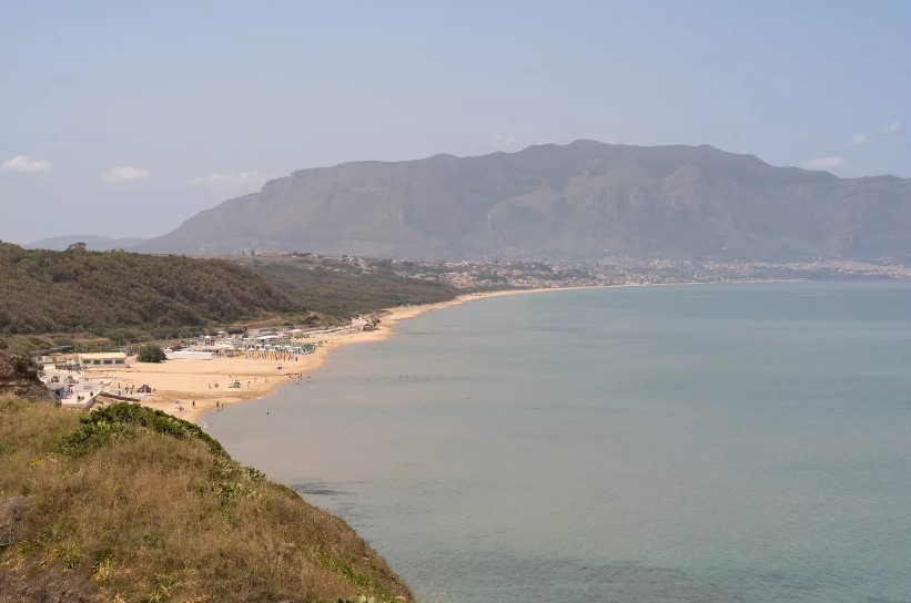 <b>Click to open image!</b> <b>Navigation tip:</b> Hover mouse on top of the right or left side of the image to see the next or previous image respectively.<br /><br />You are browsing images from the article:<br /><span class="sigProPopupCaption"></span>