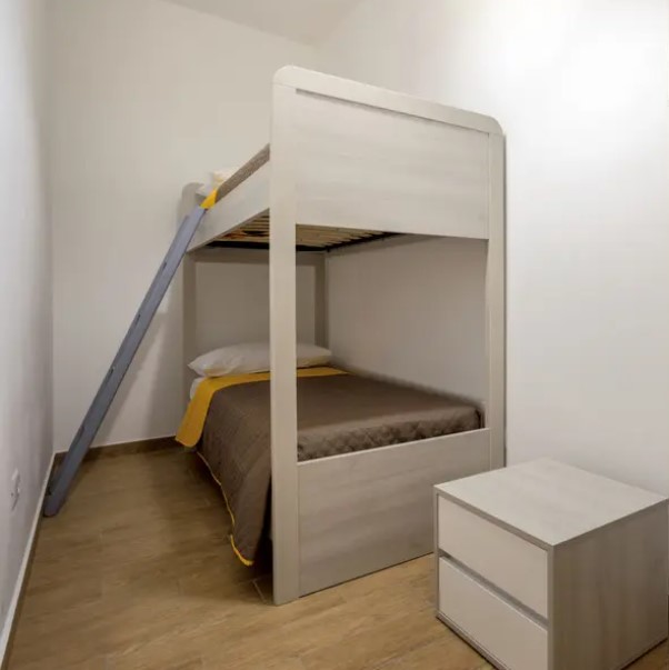 <b>Click to open image!</b> <b>Navigation tip:</b> Hover mouse on top of the right or left side of the image to see the next or previous image respectively.<br /><br />You are browsing images from the article:<br /><span class="sigProPopupCaption"></span>