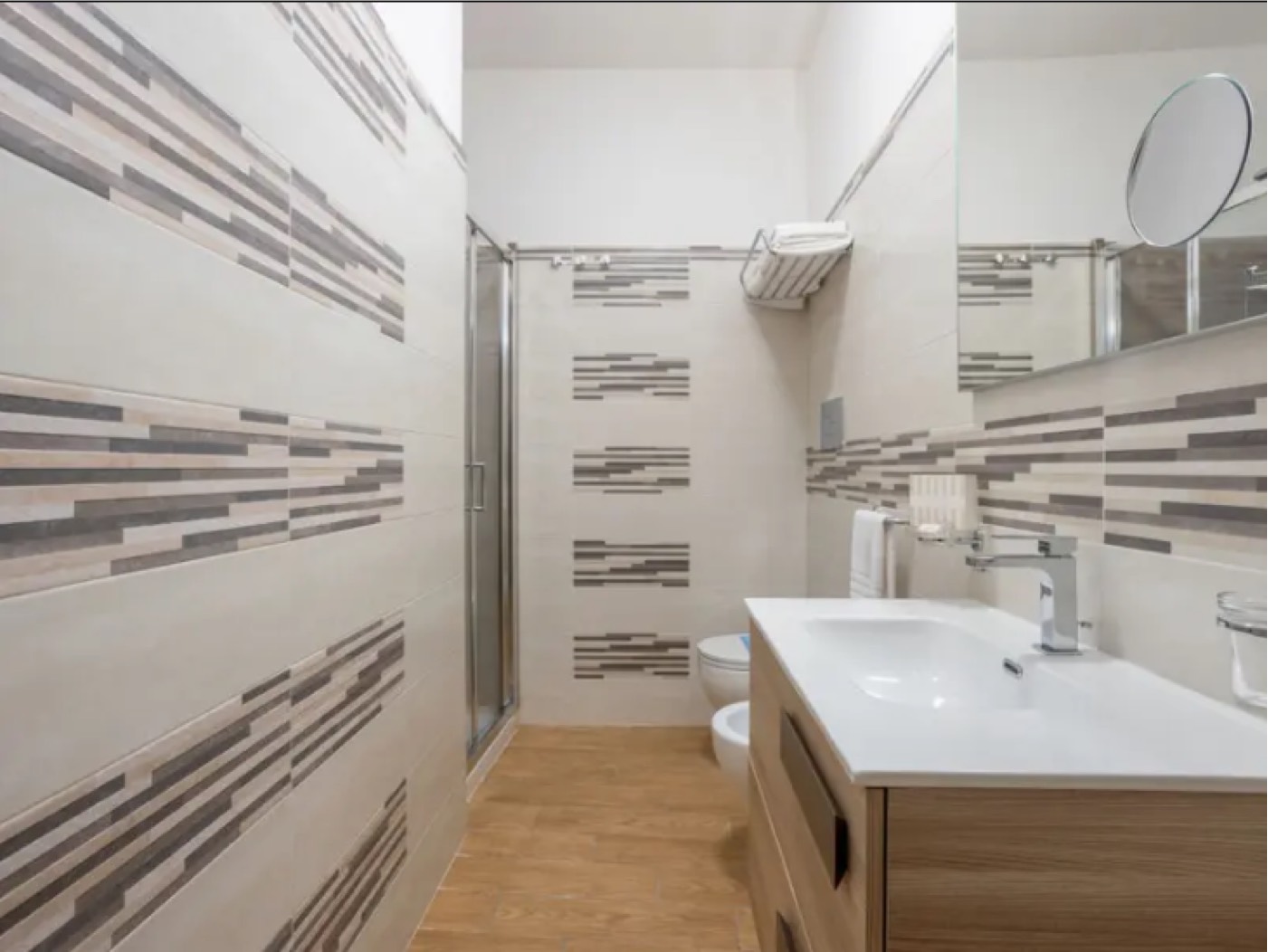 <b>Click to open image!</b> <b>Navigation tip:</b> Hover mouse on top of the right or left side of the image to see the next or previous image respectively.<br /><br />You are browsing images from the article:<br /><span class="sigProPopupCaption"></span>