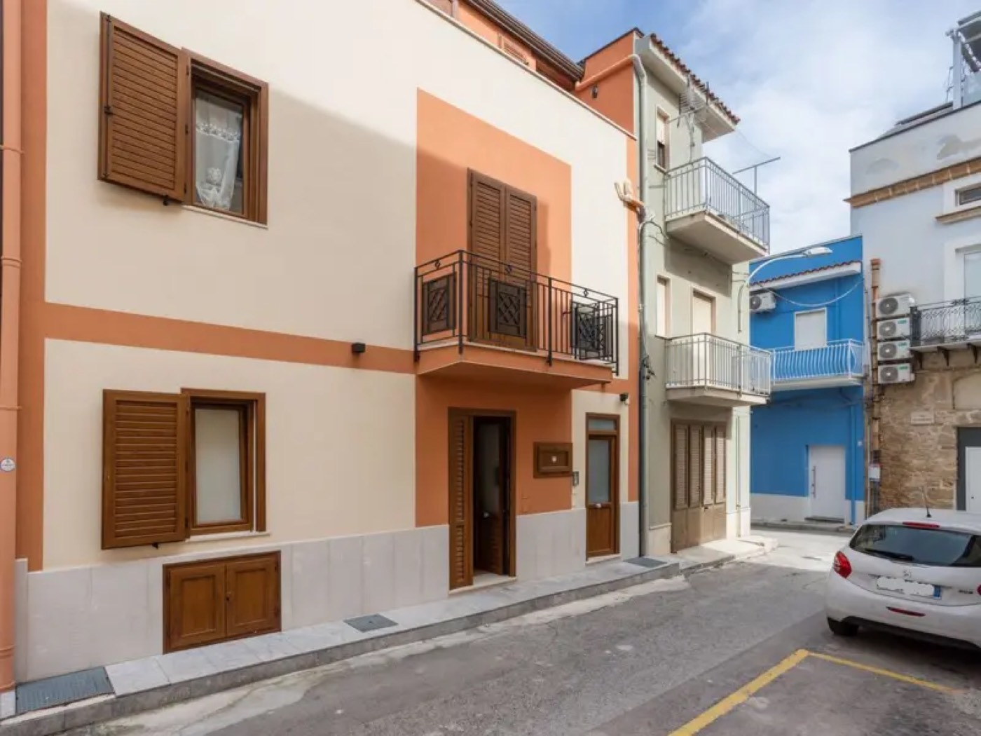 <b>Click to open image!</b> <b>Navigation tip:</b> Hover mouse on top of the right or left side of the image to see the next or previous image respectively.<br /><br />You are browsing images from the article:<br /><span class="sigProPopupCaption"></span>