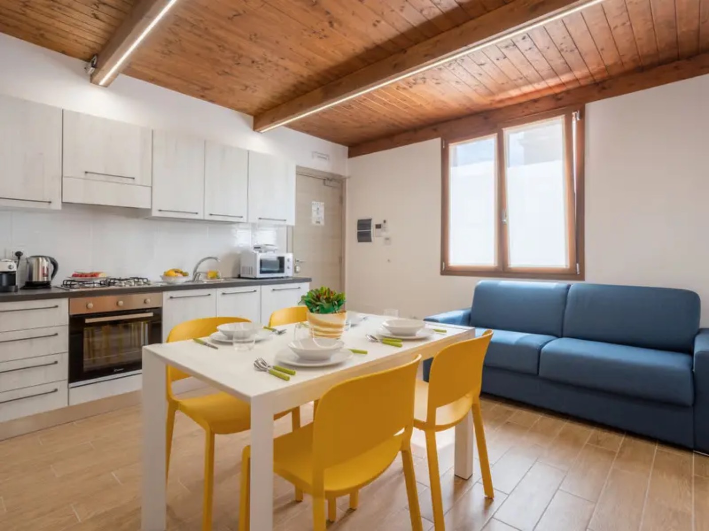 <b>Click to open image!</b> <b>Navigation tip:</b> Hover mouse on top of the right or left side of the image to see the next or previous image respectively.<br /><br />You are browsing images from the article:<br /><span class="sigProPopupCaption"></span>