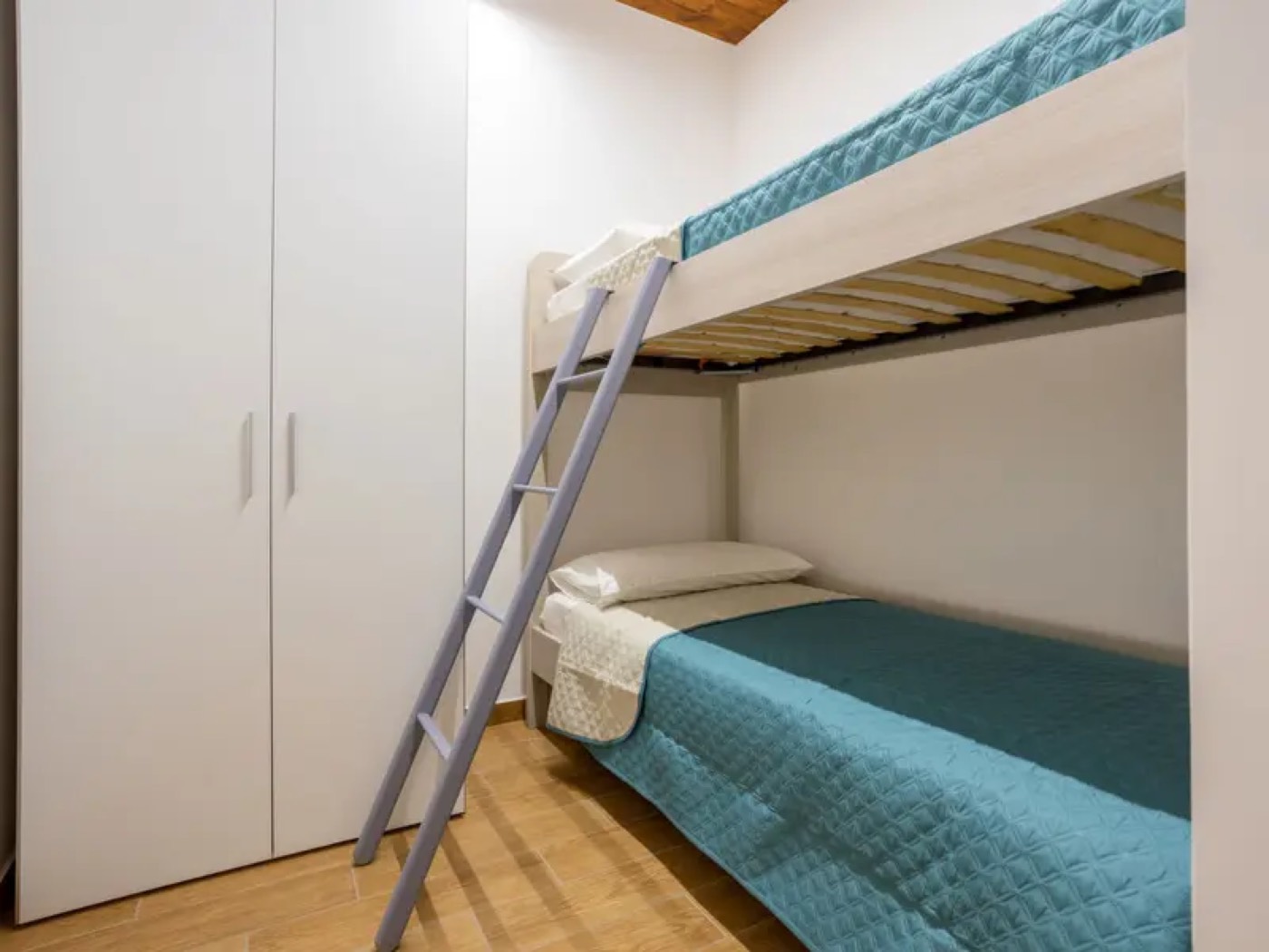 <b>Click to open image!</b> <b>Navigation tip:</b> Hover mouse on top of the right or left side of the image to see the next or previous image respectively.<br /><br />You are browsing images from the article:<br /><span class="sigProPopupCaption"></span>