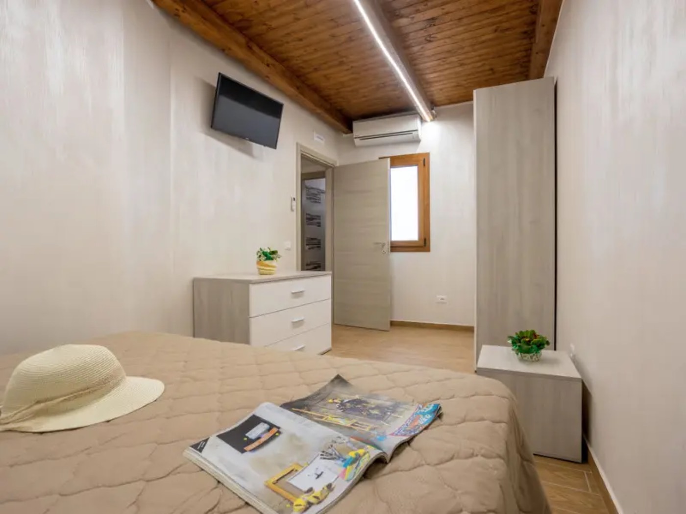 <b>Click to open image!</b> <b>Navigation tip:</b> Hover mouse on top of the right or left side of the image to see the next or previous image respectively.<br /><br />You are browsing images from the article:<br /><span class="sigProPopupCaption"></span>