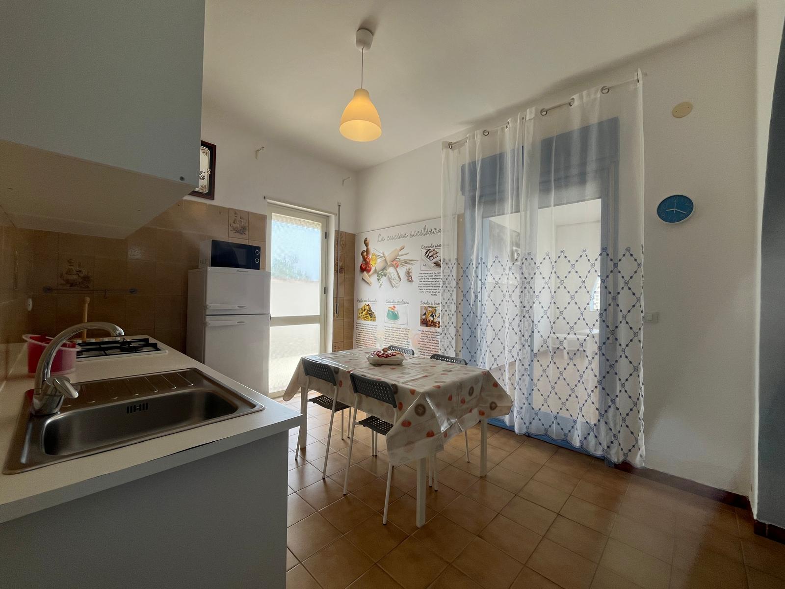 <b>Click to open image!</b> <b>Navigation tip:</b> Hover mouse on top of the right or left side of the image to see the next or previous image respectively.<br /><br />You are browsing images from the article:<br /><span class="sigProPopupCaption"></span>