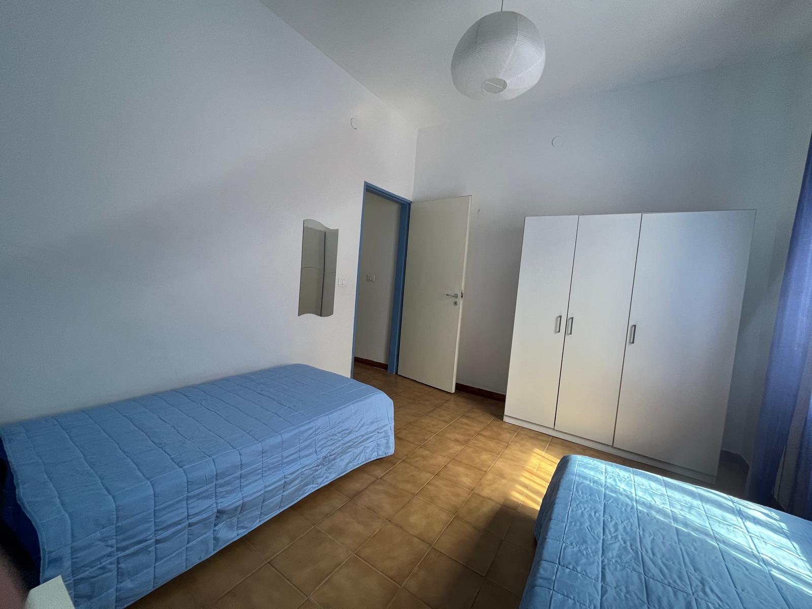 <b>Click to open image!</b> <b>Navigation tip:</b> Hover mouse on top of the right or left side of the image to see the next or previous image respectively.<br /><br />You are browsing images from the article:<br /><span class="sigProPopupCaption"></span>