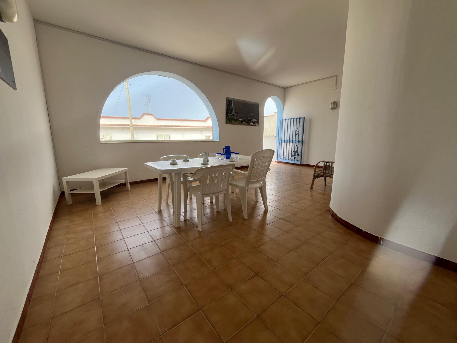 <b>Click to open image!</b> <b>Navigation tip:</b> Hover mouse on top of the right or left side of the image to see the next or previous image respectively.<br /><br />You are browsing images from the article:<br /><span class="sigProPopupCaption"></span>