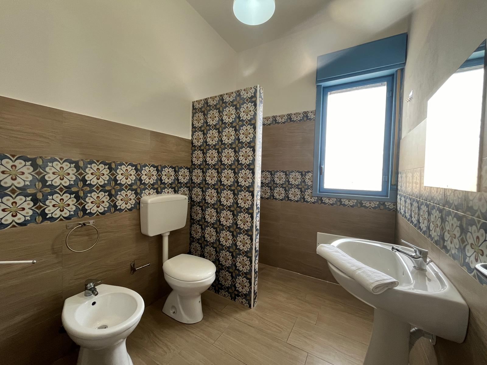 <b>Click to open image!</b> <b>Navigation tip:</b> Hover mouse on top of the right or left side of the image to see the next or previous image respectively.<br /><br />You are browsing images from the article:<br /><span class="sigProPopupCaption"></span>