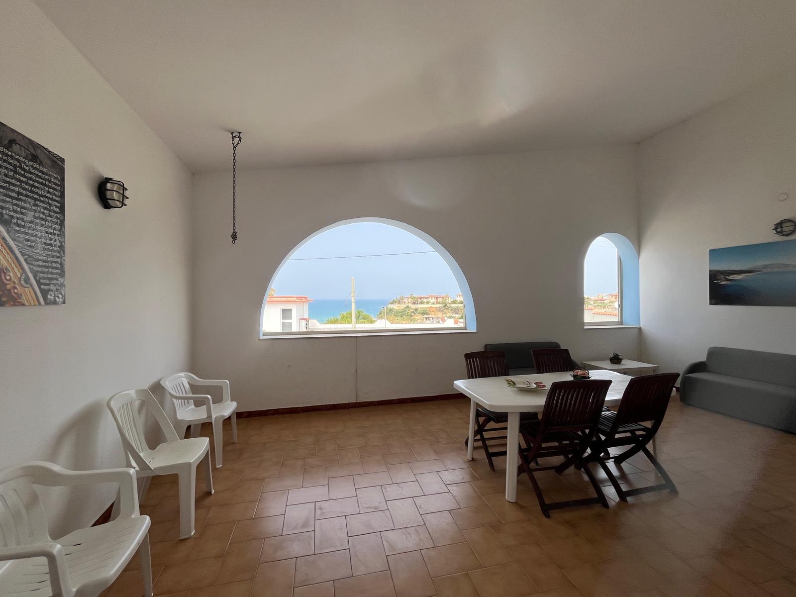 <b>Click to open image!</b> <b>Navigation tip:</b> Hover mouse on top of the right or left side of the image to see the next or previous image respectively.<br /><br />You are browsing images from the article:<br /><span class="sigProPopupCaption"></span>