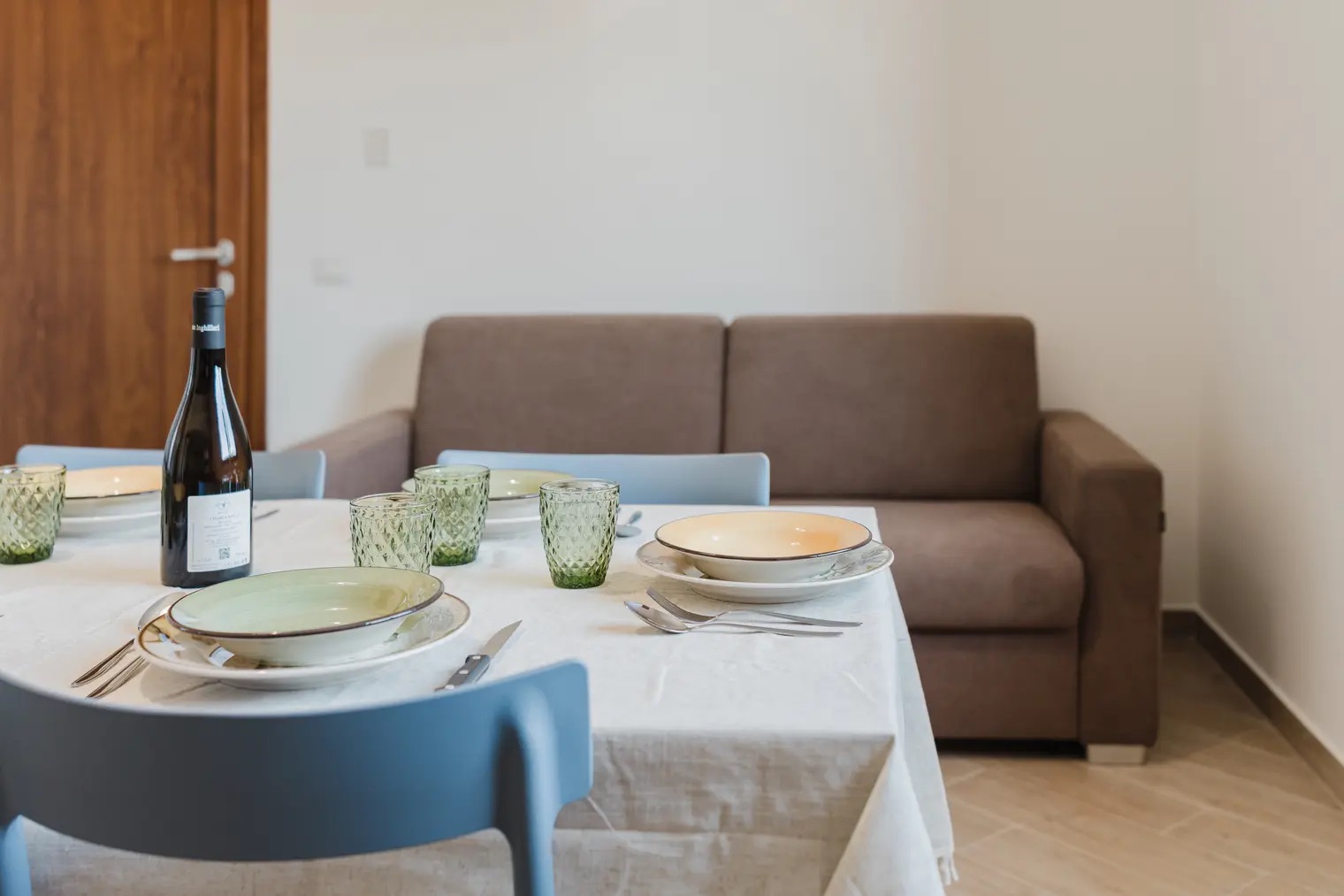 <b>Click to open image!</b> <b>Navigation tip:</b> Hover mouse on top of the right or left side of the image to see the next or previous image respectively.<br /><br />You are browsing images from the article:<br /><span class="sigProPopupCaption"></span>