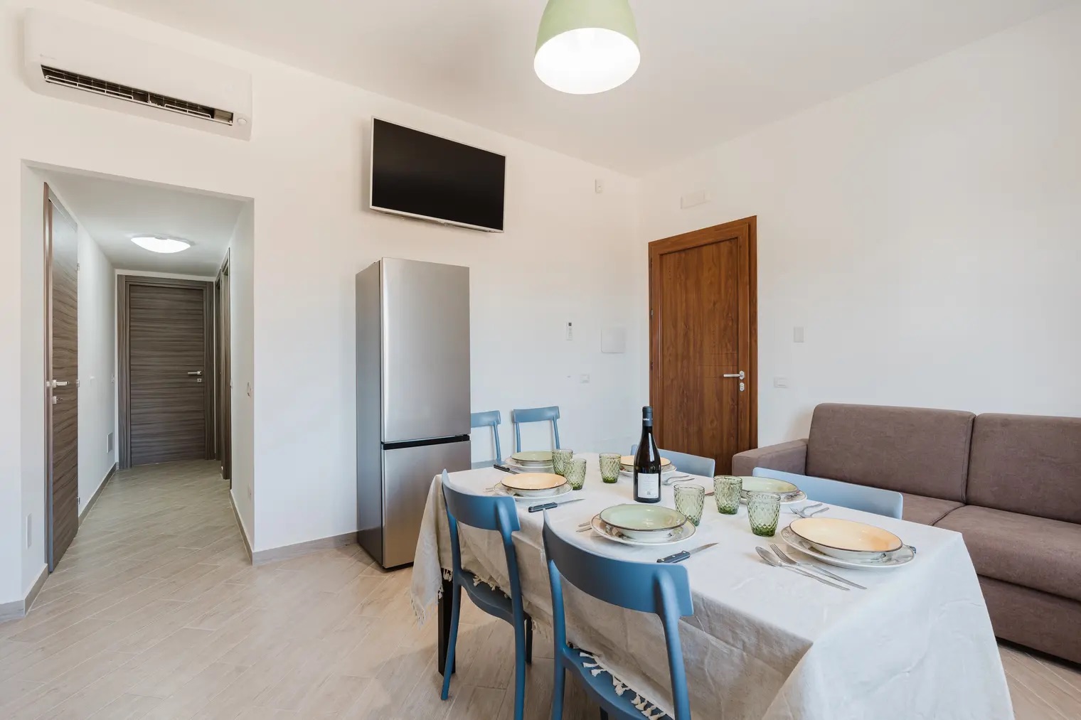 <b>Click to open image!</b> <b>Navigation tip:</b> Hover mouse on top of the right or left side of the image to see the next or previous image respectively.<br /><br />You are browsing images from the article:<br /><span class="sigProPopupCaption"></span>