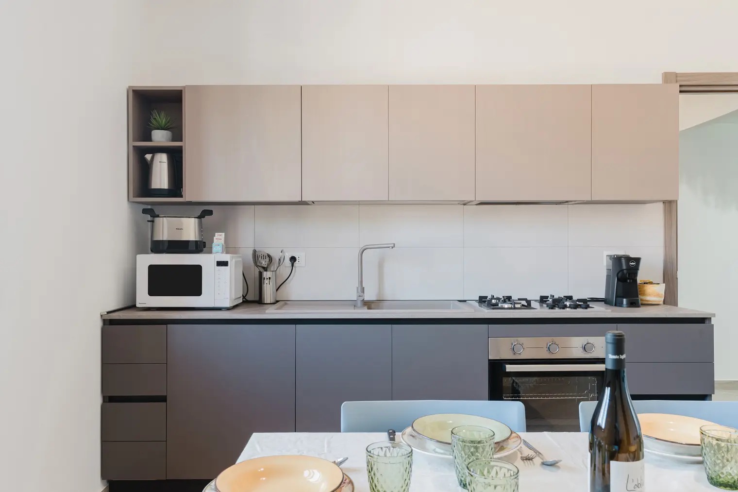 <b>Click to open image!</b> <b>Navigation tip:</b> Hover mouse on top of the right or left side of the image to see the next or previous image respectively.<br /><br />You are browsing images from the article:<br /><span class="sigProPopupCaption"></span>