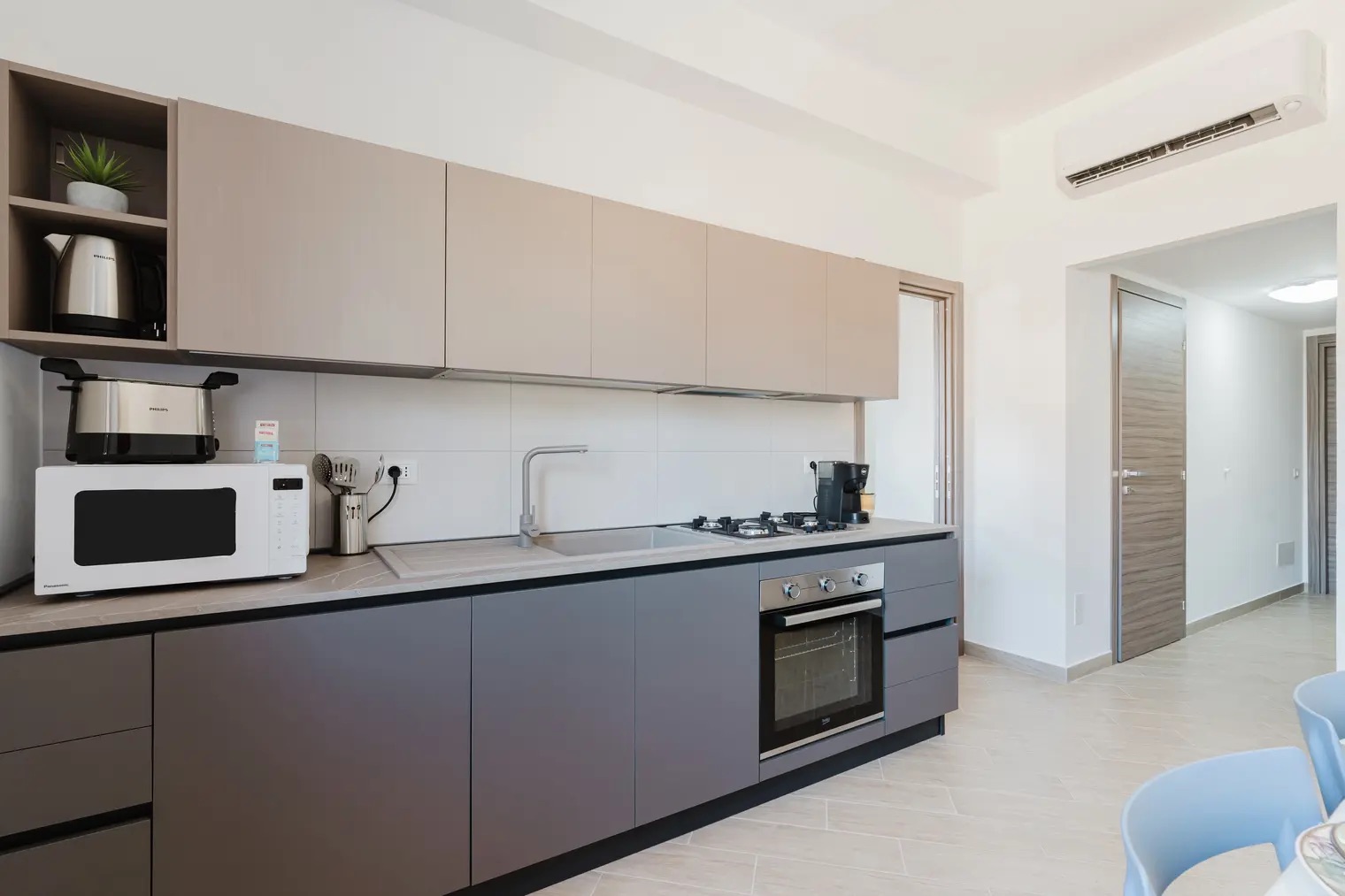 <b>Click to open image!</b> <b>Navigation tip:</b> Hover mouse on top of the right or left side of the image to see the next or previous image respectively.<br /><br />You are browsing images from the article:<br /><span class="sigProPopupCaption"></span>