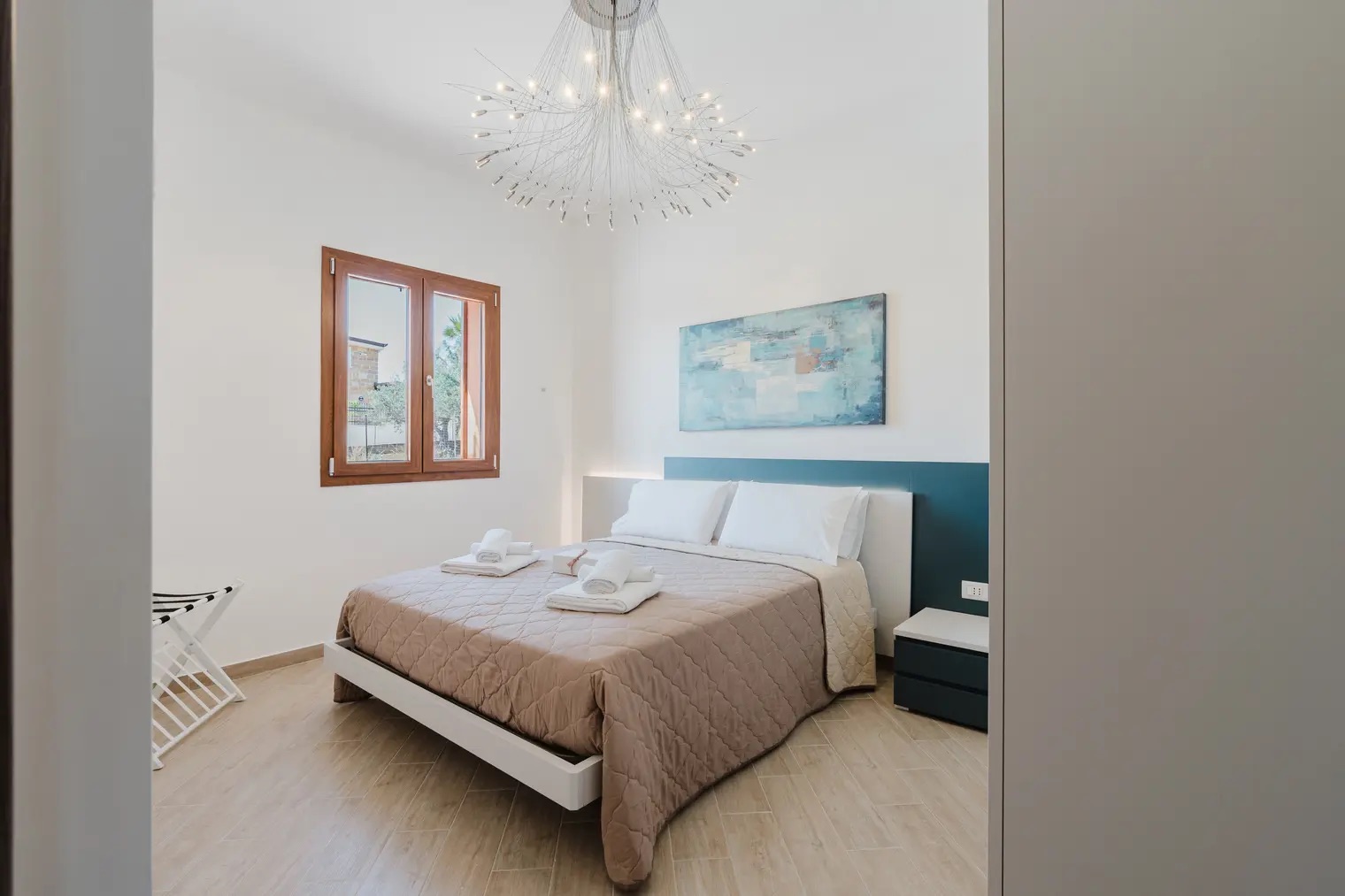 <b>Click to open image!</b> <b>Navigation tip:</b> Hover mouse on top of the right or left side of the image to see the next or previous image respectively.<br /><br />You are browsing images from the article:<br /><span class="sigProPopupCaption"></span>