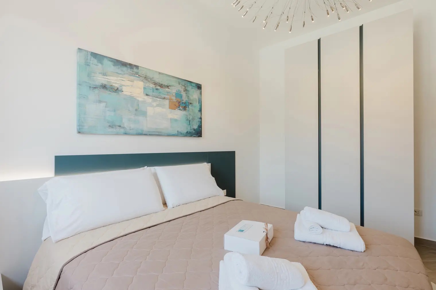 <b>Click to open image!</b> <b>Navigation tip:</b> Hover mouse on top of the right or left side of the image to see the next or previous image respectively.<br /><br />You are browsing images from the article:<br /><span class="sigProPopupCaption"></span>