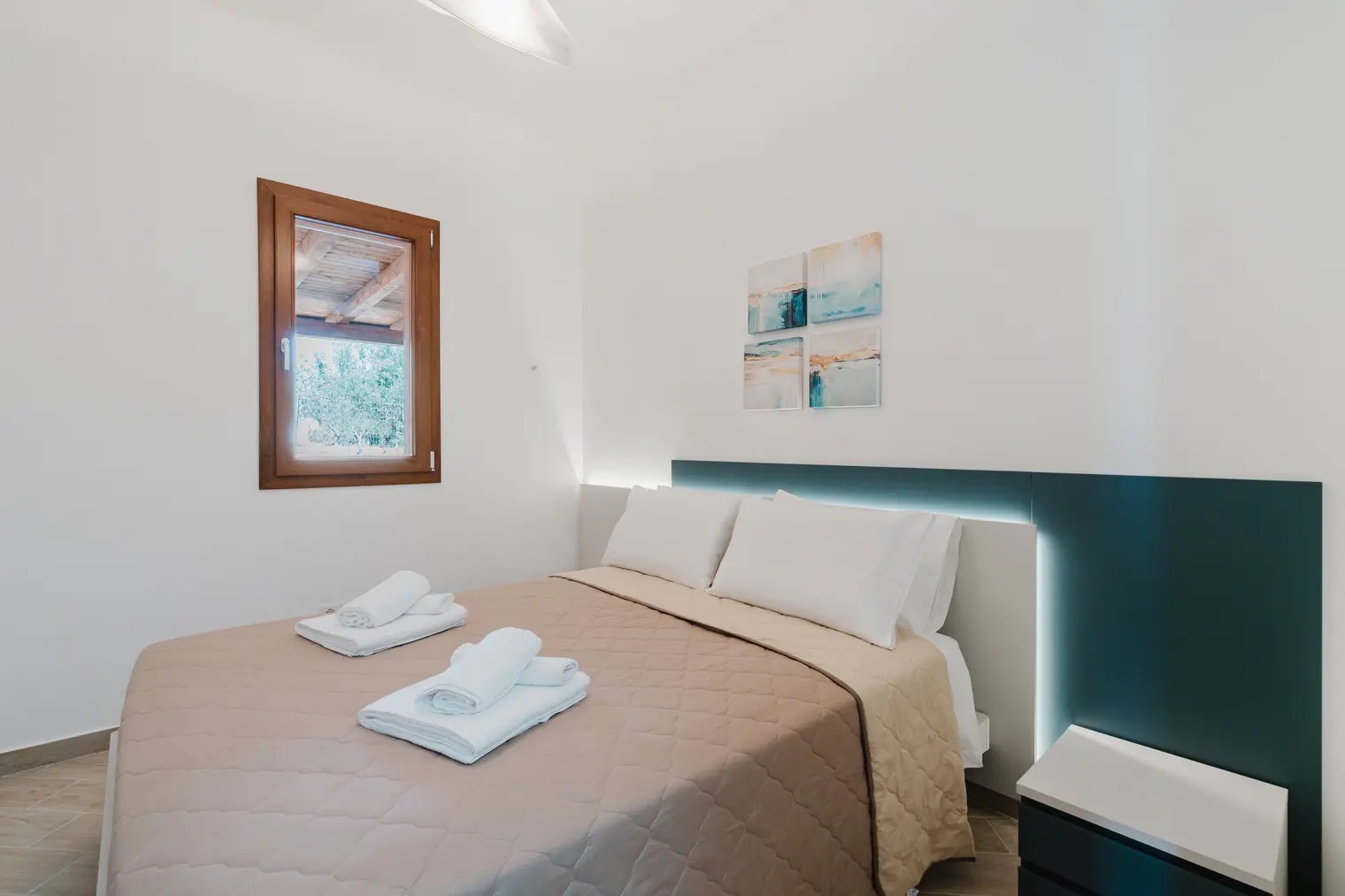 <b>Click to open image!</b> <b>Navigation tip:</b> Hover mouse on top of the right or left side of the image to see the next or previous image respectively.<br /><br />You are browsing images from the article:<br /><span class="sigProPopupCaption"></span>