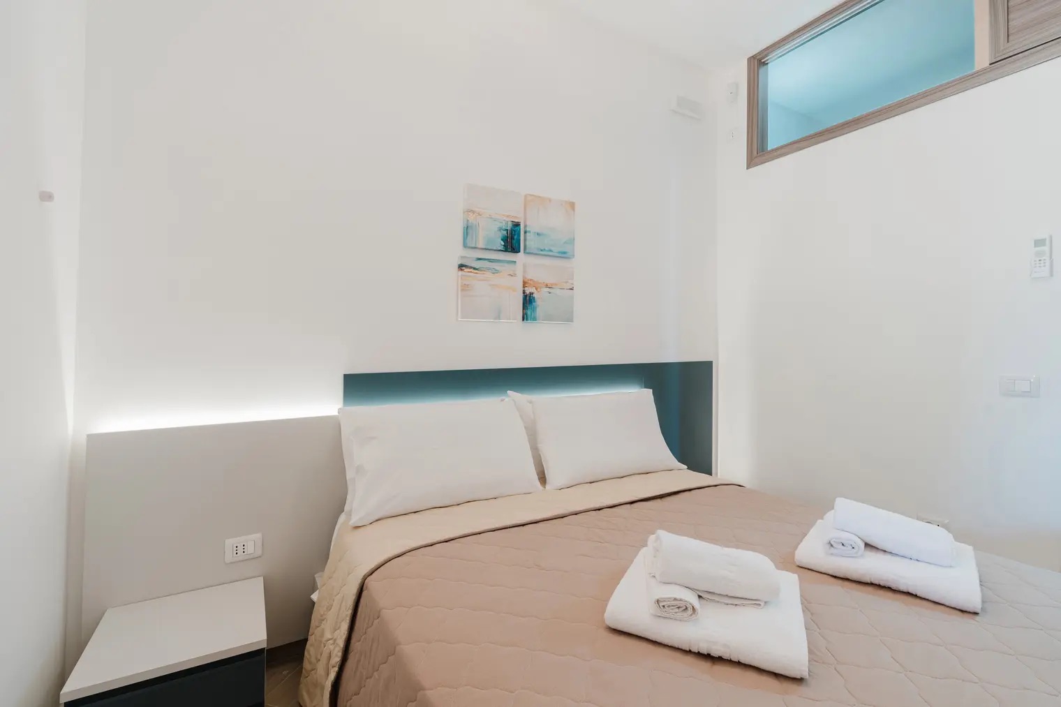 <b>Click to open image!</b> <b>Navigation tip:</b> Hover mouse on top of the right or left side of the image to see the next or previous image respectively.<br /><br />You are browsing images from the article:<br /><span class="sigProPopupCaption"></span>