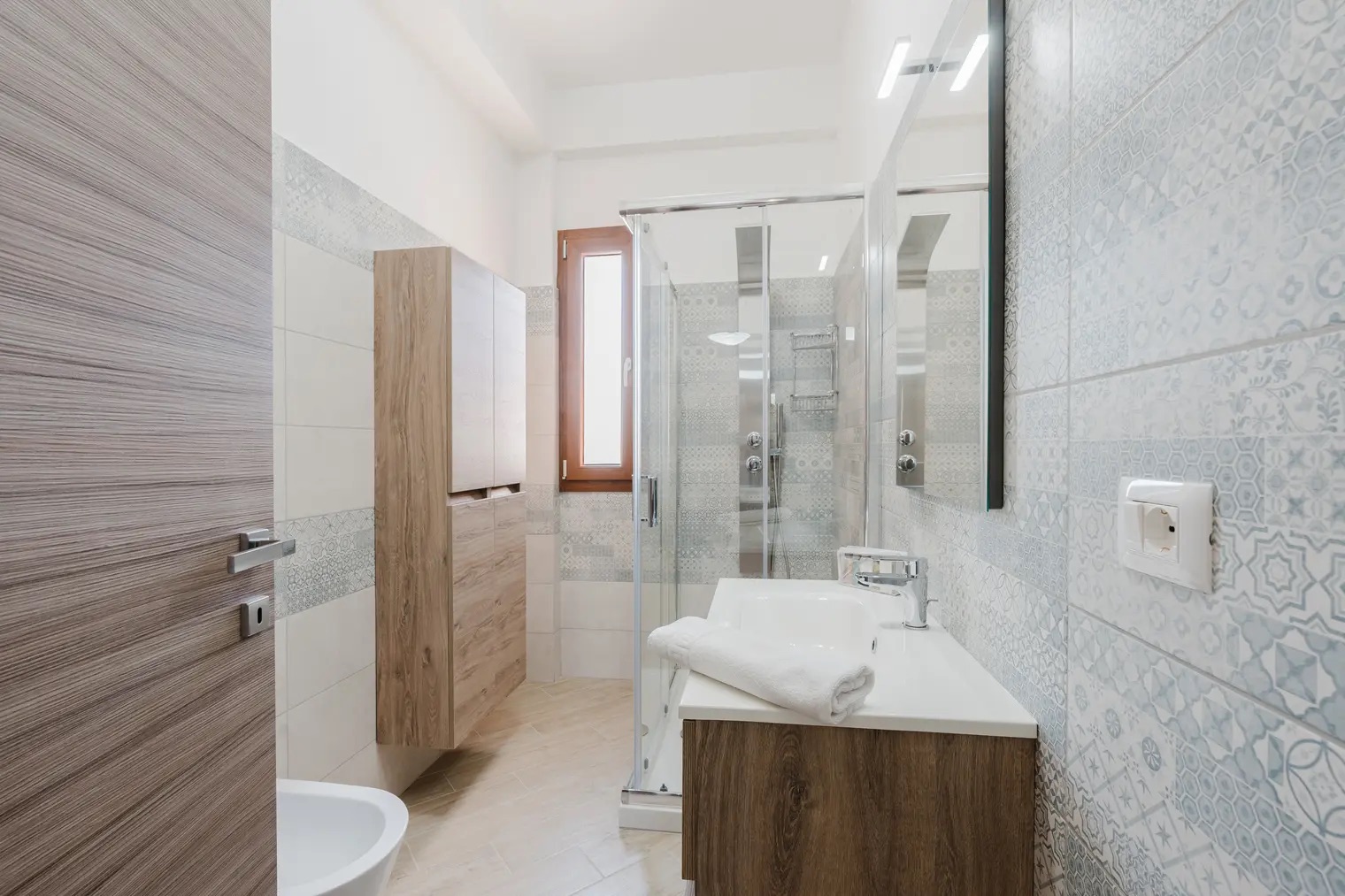 <b>Click to open image!</b> <b>Navigation tip:</b> Hover mouse on top of the right or left side of the image to see the next or previous image respectively.<br /><br />You are browsing images from the article:<br /><span class="sigProPopupCaption"></span>