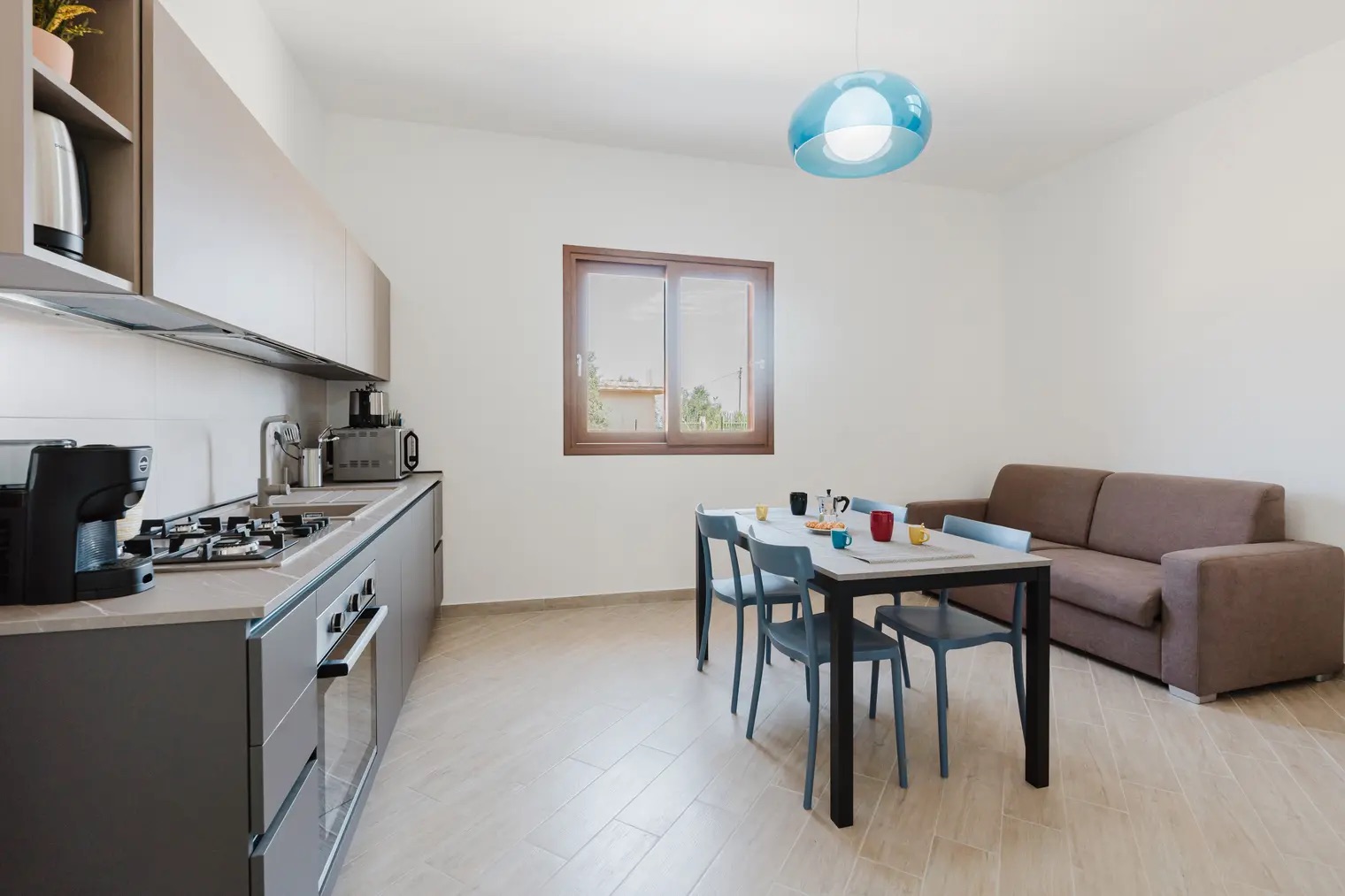 <b>Click to open image!</b> <b>Navigation tip:</b> Hover mouse on top of the right or left side of the image to see the next or previous image respectively.<br /><br />You are browsing images from the article:<br /><span class="sigProPopupCaption"></span>