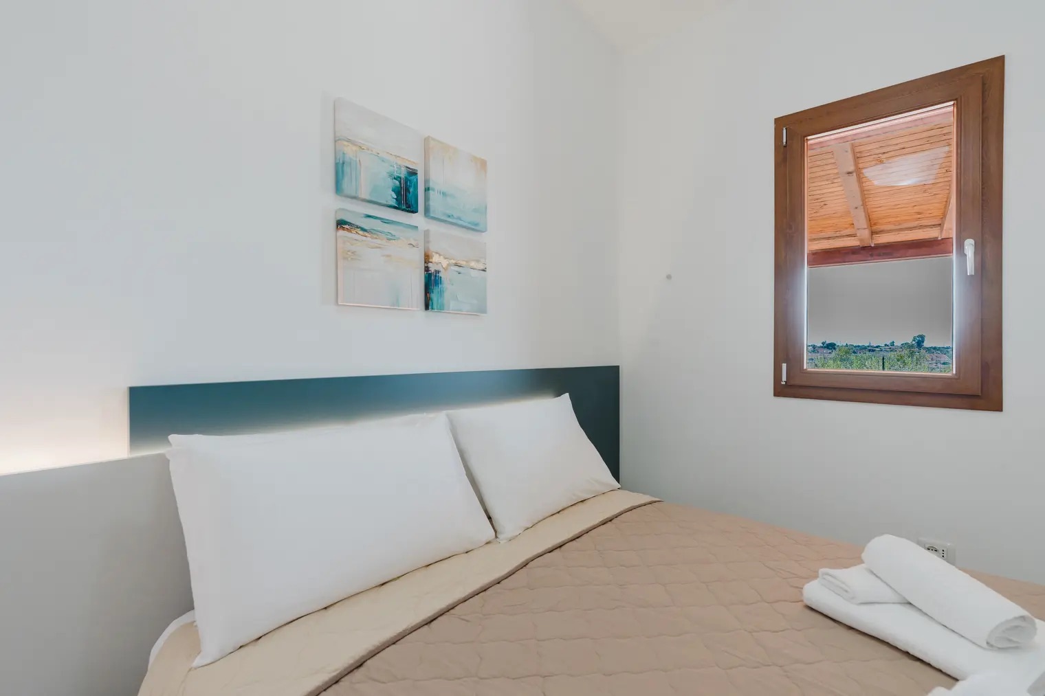 <b>Click to open image!</b> <b>Navigation tip:</b> Hover mouse on top of the right or left side of the image to see the next or previous image respectively.<br /><br />You are browsing images from the article:<br /><span class="sigProPopupCaption"></span>