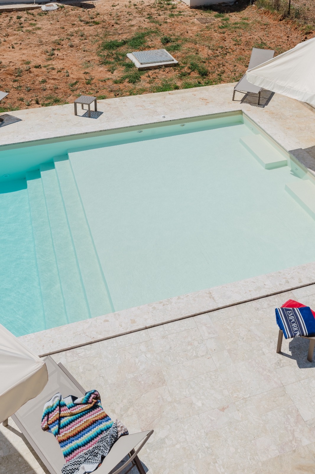 <b>Click to open image!</b> <b>Navigation tip:</b> Hover mouse on top of the right or left side of the image to see the next or previous image respectively.<br /><br />You are browsing images from the article:<br /><span class="sigProPopupCaption"></span>