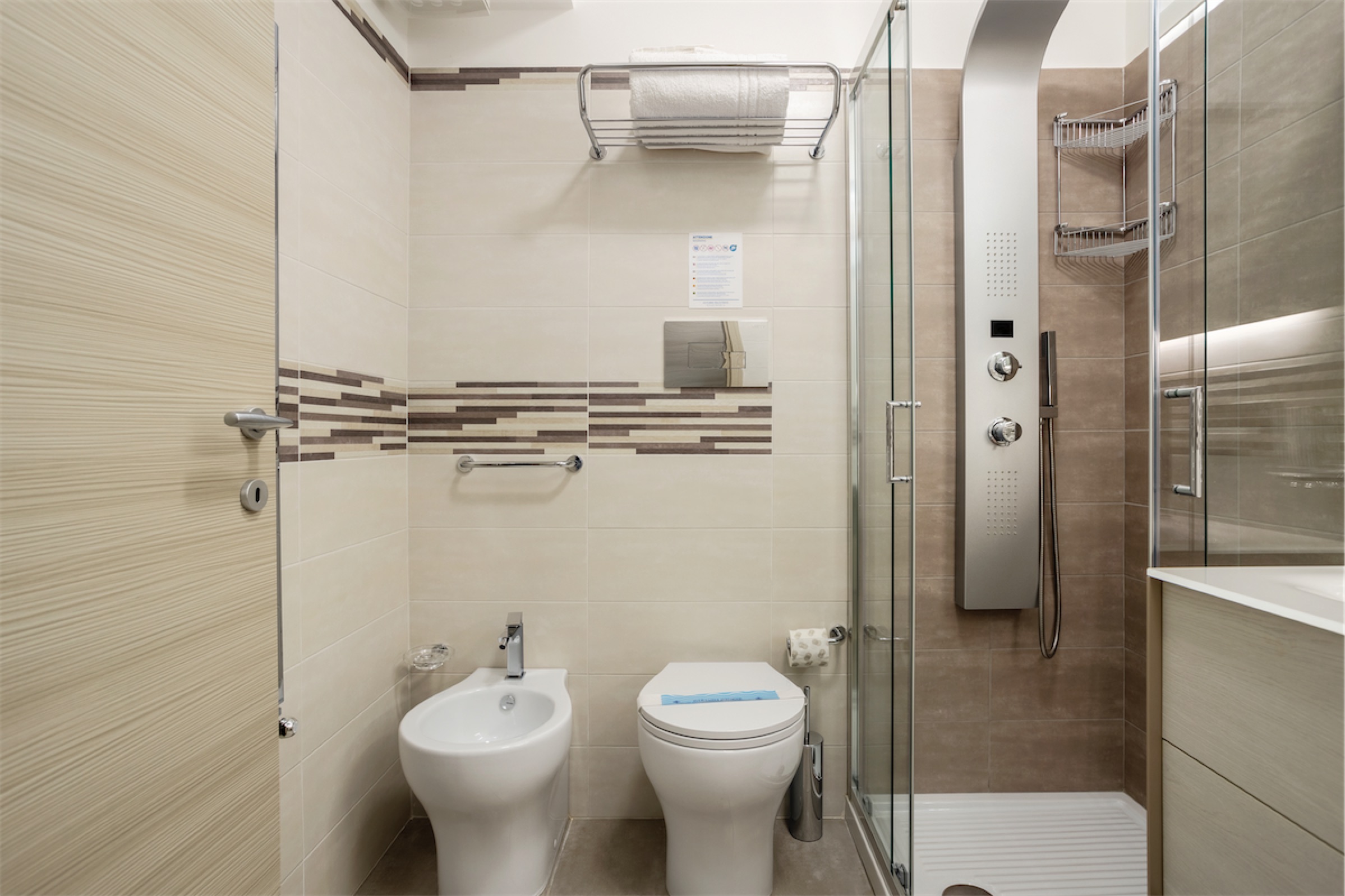 <b>Click to open image!</b> <b>Navigation tip:</b> Hover mouse on top of the right or left side of the image to see the next or previous image respectively.<br /><br />You are browsing images from the article:<br /><span class="sigProPopupCaption"></span>