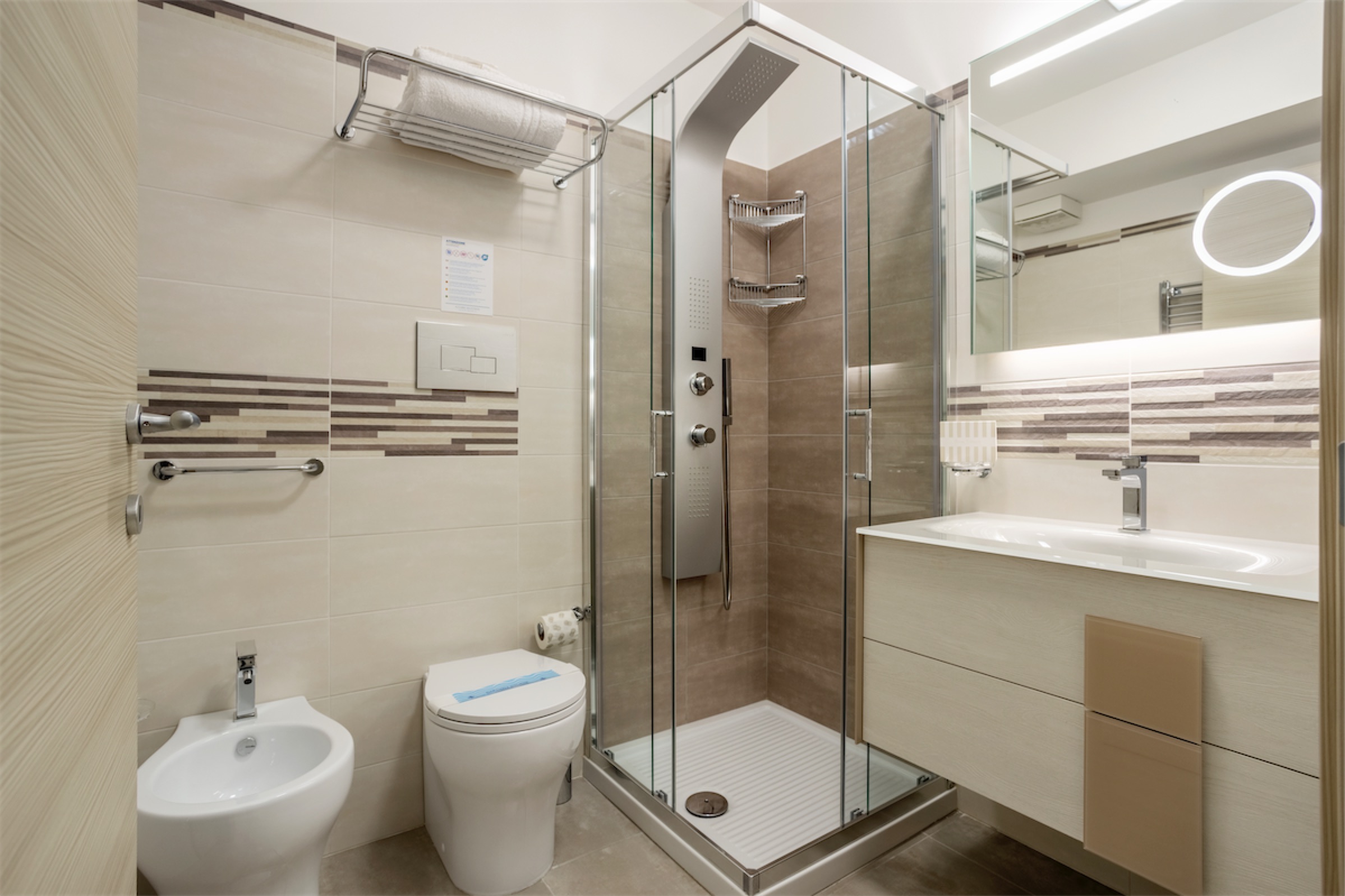 <b>Click to open image!</b> <b>Navigation tip:</b> Hover mouse on top of the right or left side of the image to see the next or previous image respectively.<br /><br />You are browsing images from the article:<br /><span class="sigProPopupCaption"></span>