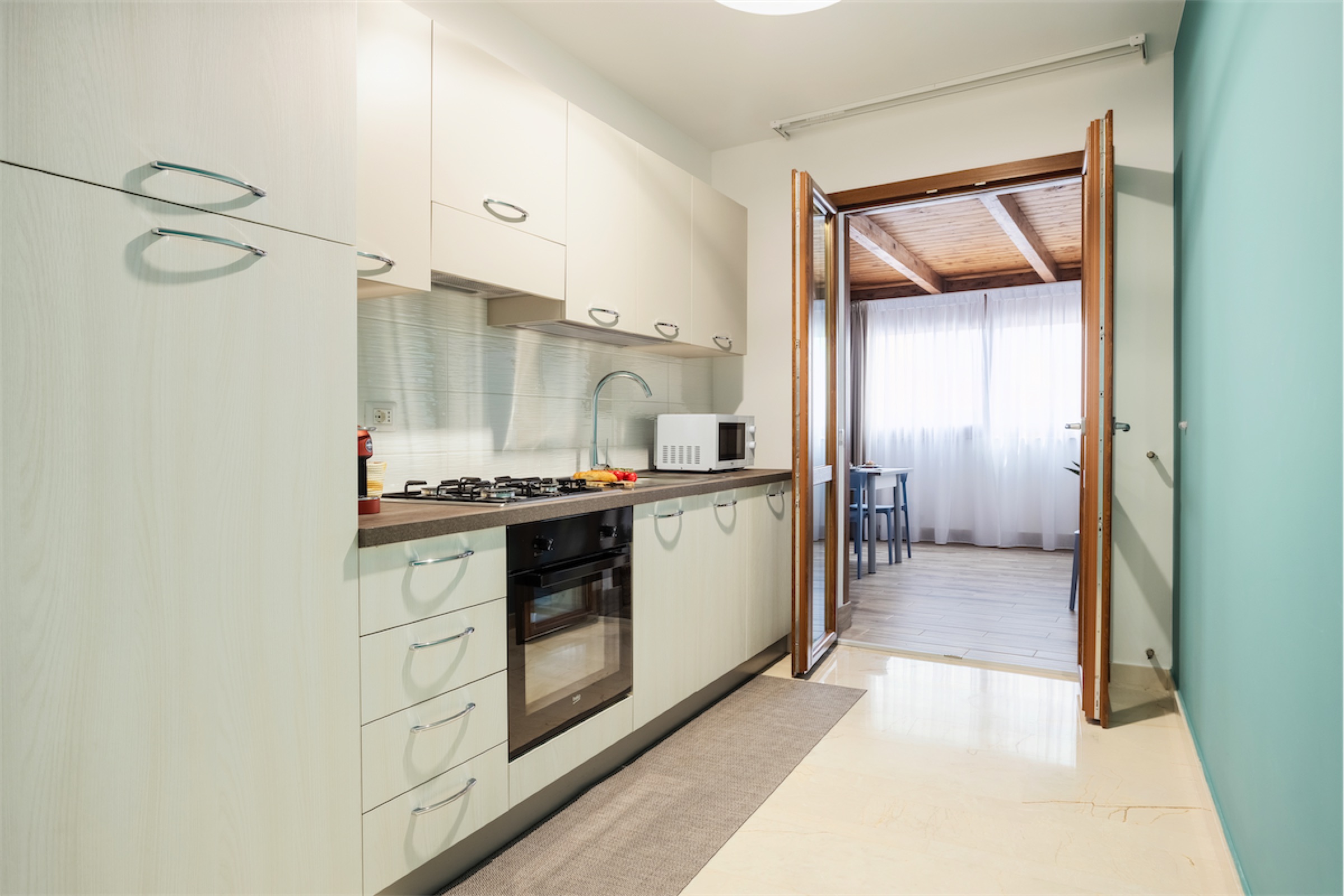 <b>Click to open image!</b> <b>Navigation tip:</b> Hover mouse on top of the right or left side of the image to see the next or previous image respectively.<br /><br />You are browsing images from the article:<br /><span class="sigProPopupCaption"></span>