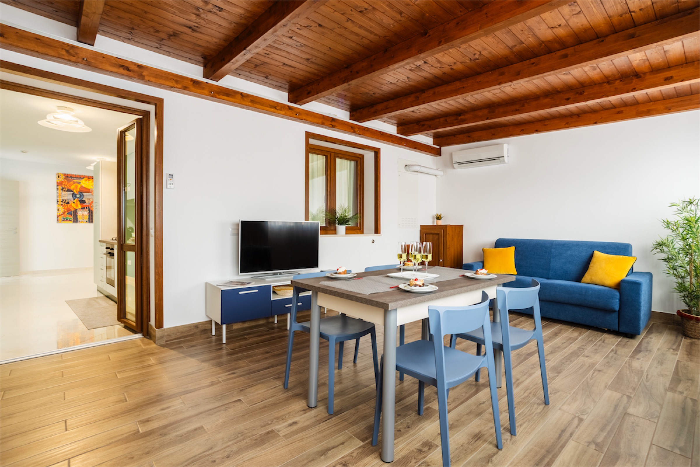 <b>Click to open image!</b> <b>Navigation tip:</b> Hover mouse on top of the right or left side of the image to see the next or previous image respectively.<br /><br />You are browsing images from the article:<br /><span class="sigProPopupCaption"></span>