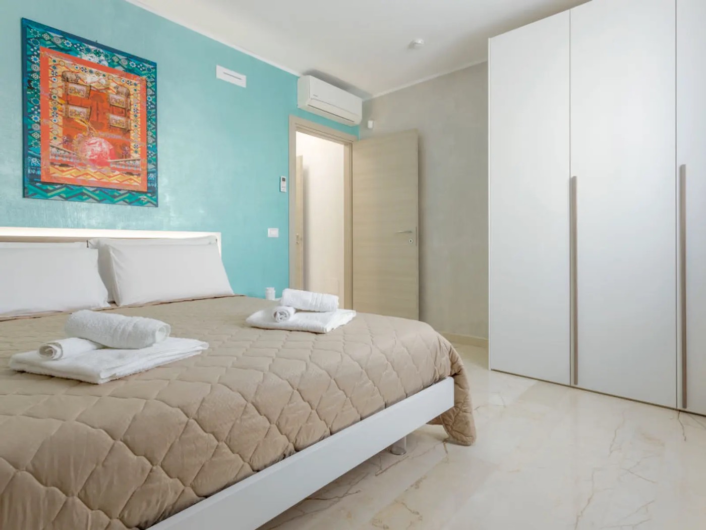 <b>Click to open image!</b> <b>Navigation tip:</b> Hover mouse on top of the right or left side of the image to see the next or previous image respectively.<br /><br />You are browsing images from the article:<br /><span class="sigProPopupCaption"></span>