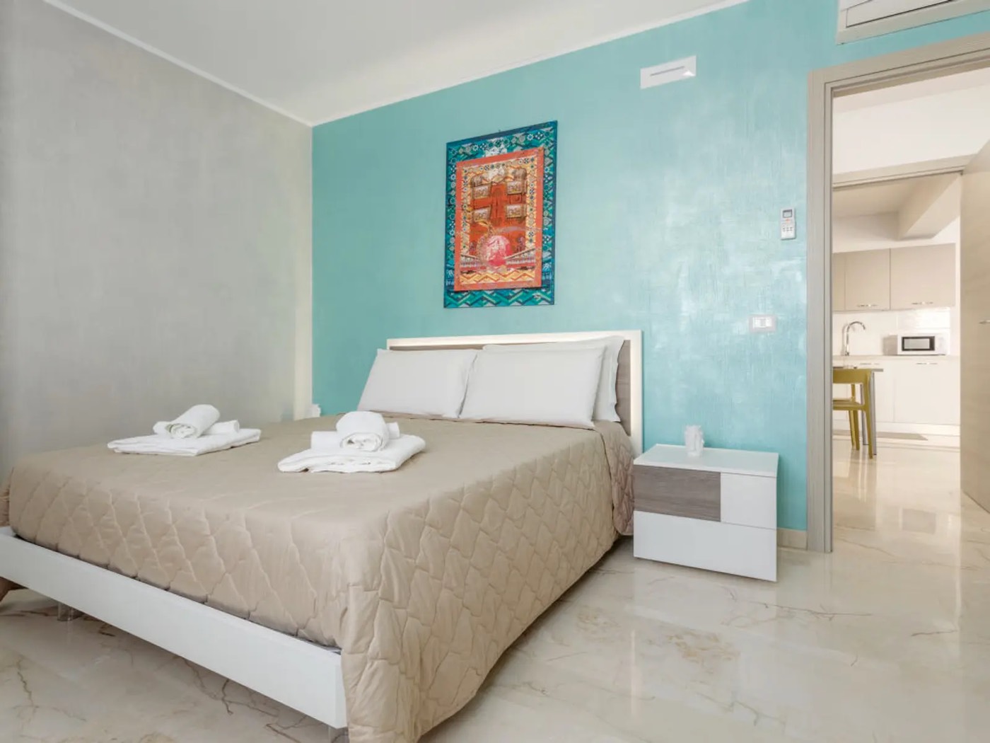 <b>Click to open image!</b> <b>Navigation tip:</b> Hover mouse on top of the right or left side of the image to see the next or previous image respectively.<br /><br />You are browsing images from the article:<br /><span class="sigProPopupCaption"></span>