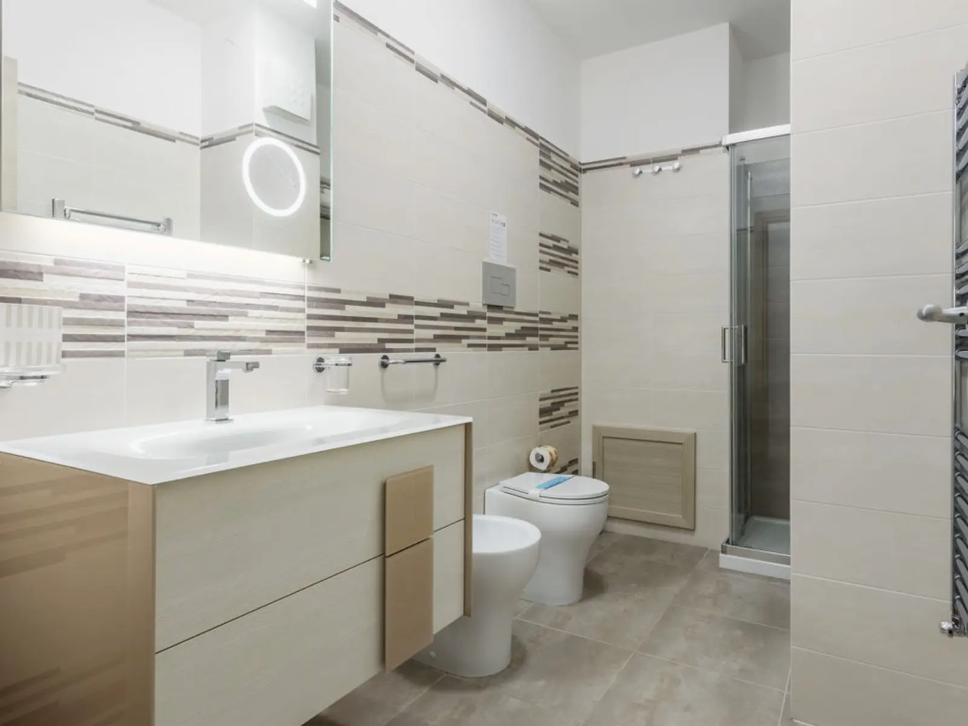 <b>Click to open image!</b> <b>Navigation tip:</b> Hover mouse on top of the right or left side of the image to see the next or previous image respectively.<br /><br />You are browsing images from the article:<br /><span class="sigProPopupCaption"></span>