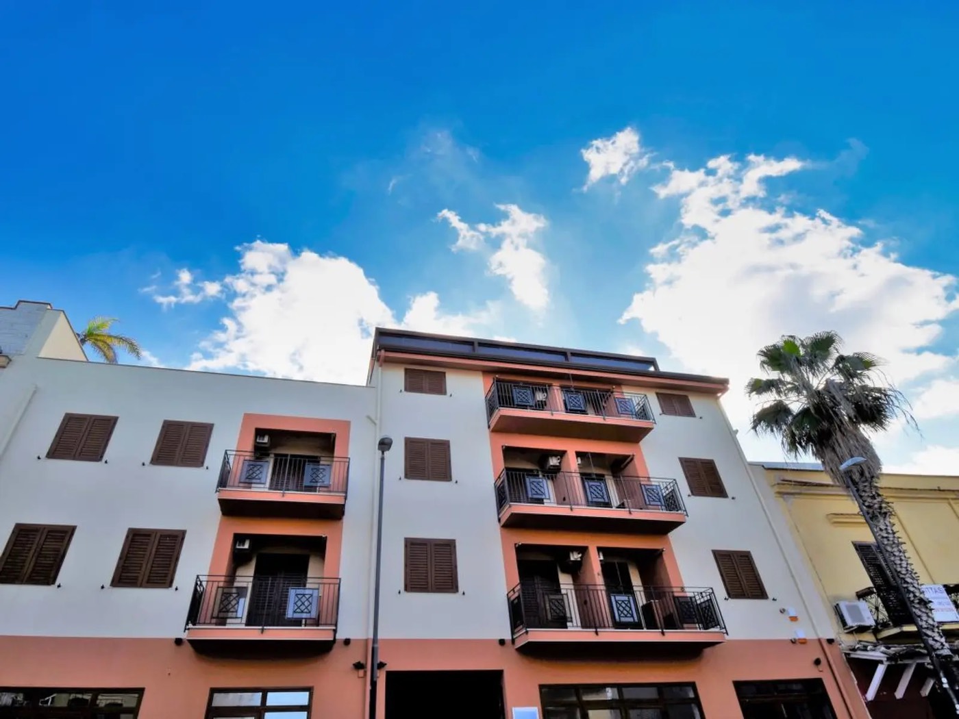 <b>Click to open image!</b> <b>Navigation tip:</b> Hover mouse on top of the right or left side of the image to see the next or previous image respectively.<br /><br />You are browsing images from the article:<br /><span class="sigProPopupCaption"></span>