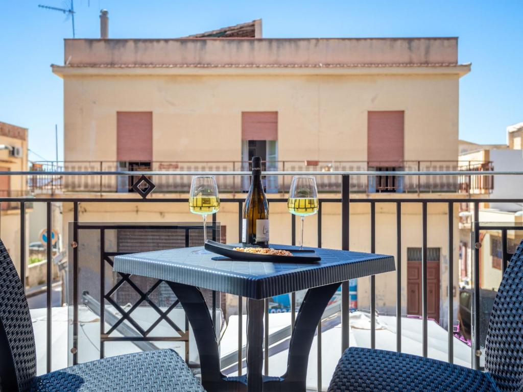 <b>Click to open image!</b> <b>Navigation tip:</b> Hover mouse on top of the right or left side of the image to see the next or previous image respectively.<br /><br />You are browsing images from the article:<br /><span class="sigProPopupCaption"></span>