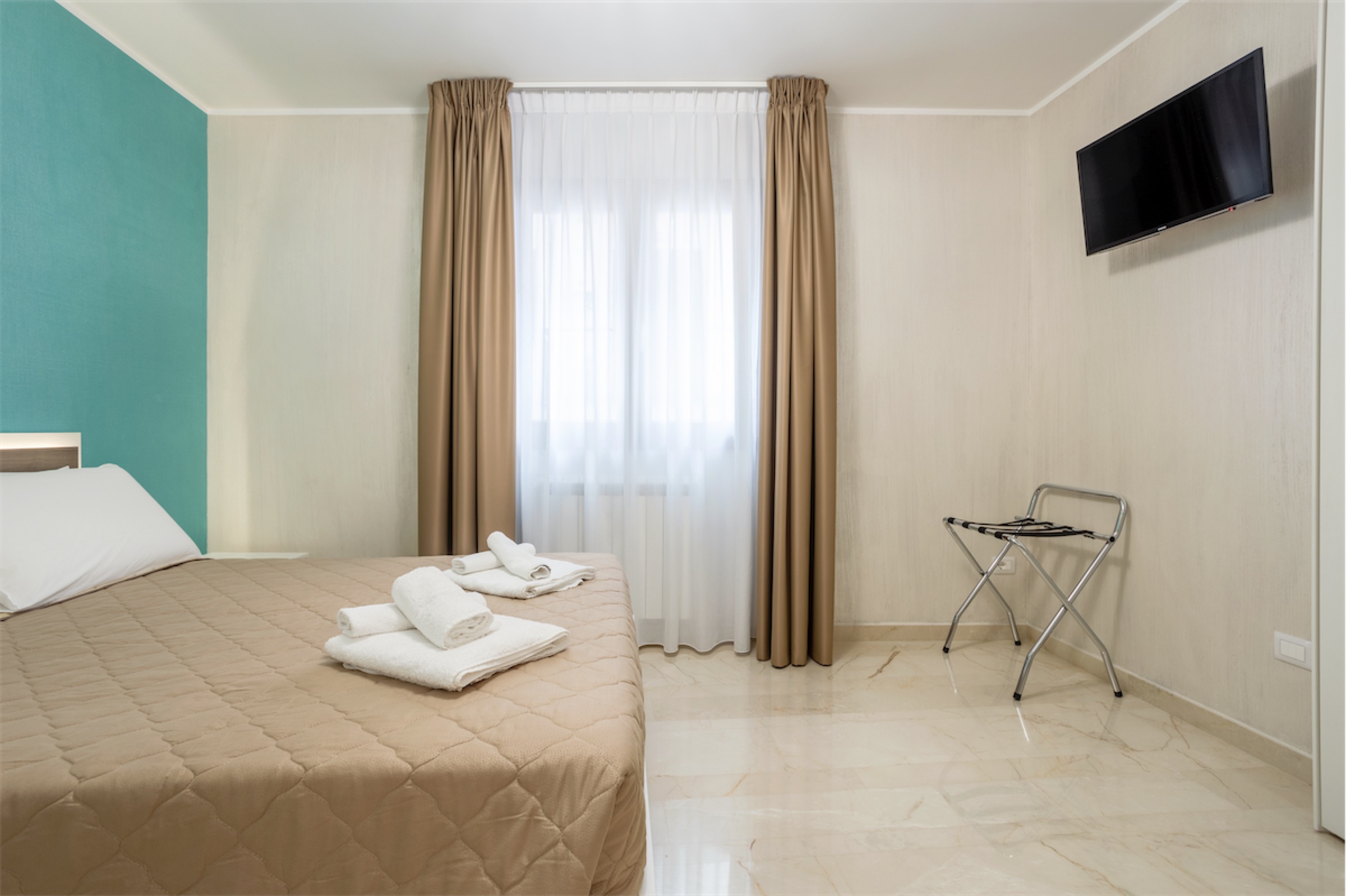 <b>Click to open image!</b> <b>Navigation tip:</b> Hover mouse on top of the right or left side of the image to see the next or previous image respectively.<br /><br />You are browsing images from the article:<br /><span class="sigProPopupCaption"></span>