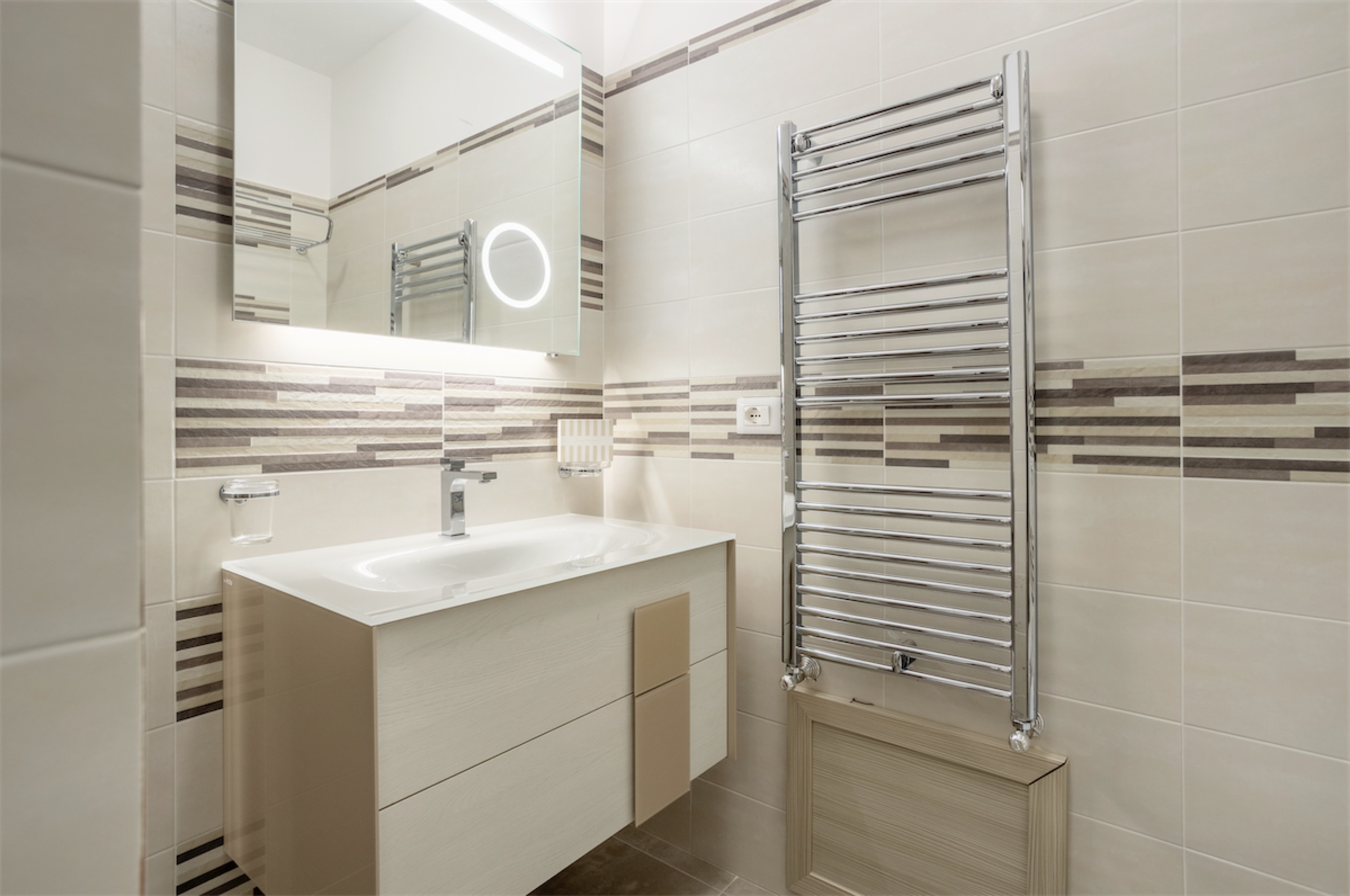 <b>Click to open image!</b> <b>Navigation tip:</b> Hover mouse on top of the right or left side of the image to see the next or previous image respectively.<br /><br />You are browsing images from the article:<br /><span class="sigProPopupCaption"></span>