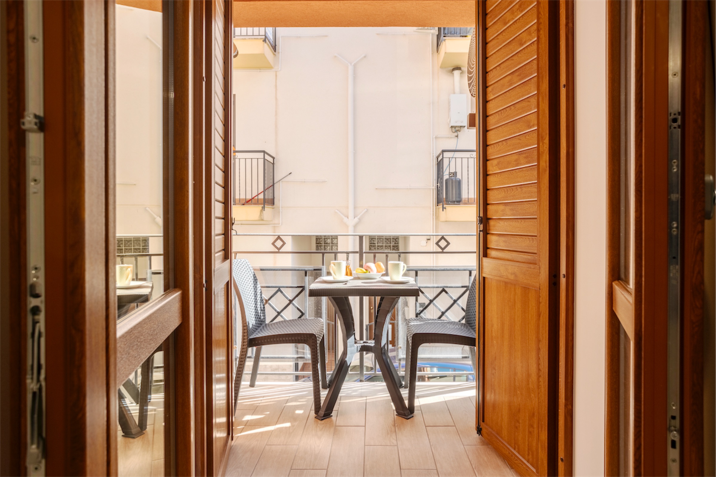 <b>Click to open image!</b> <b>Navigation tip:</b> Hover mouse on top of the right or left side of the image to see the next or previous image respectively.<br /><br />You are browsing images from the article:<br /><span class="sigProPopupCaption"></span>