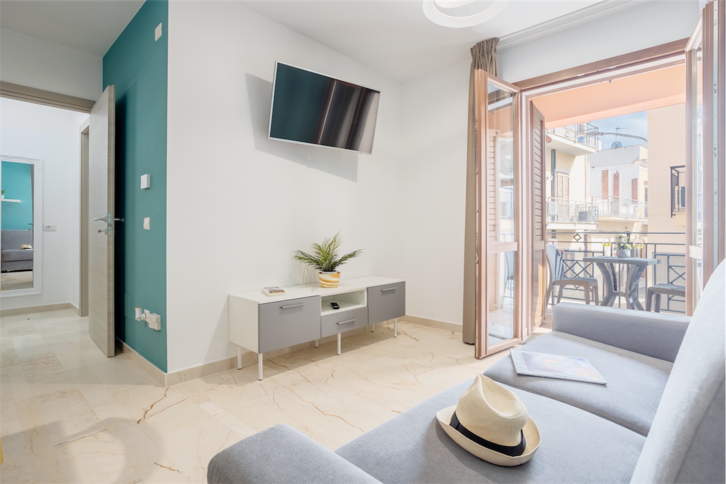 <b>Click to open image!</b> <b>Navigation tip:</b> Hover mouse on top of the right or left side of the image to see the next or previous image respectively.<br /><br />You are browsing images from the article:<br /><span class="sigProPopupCaption"></span>