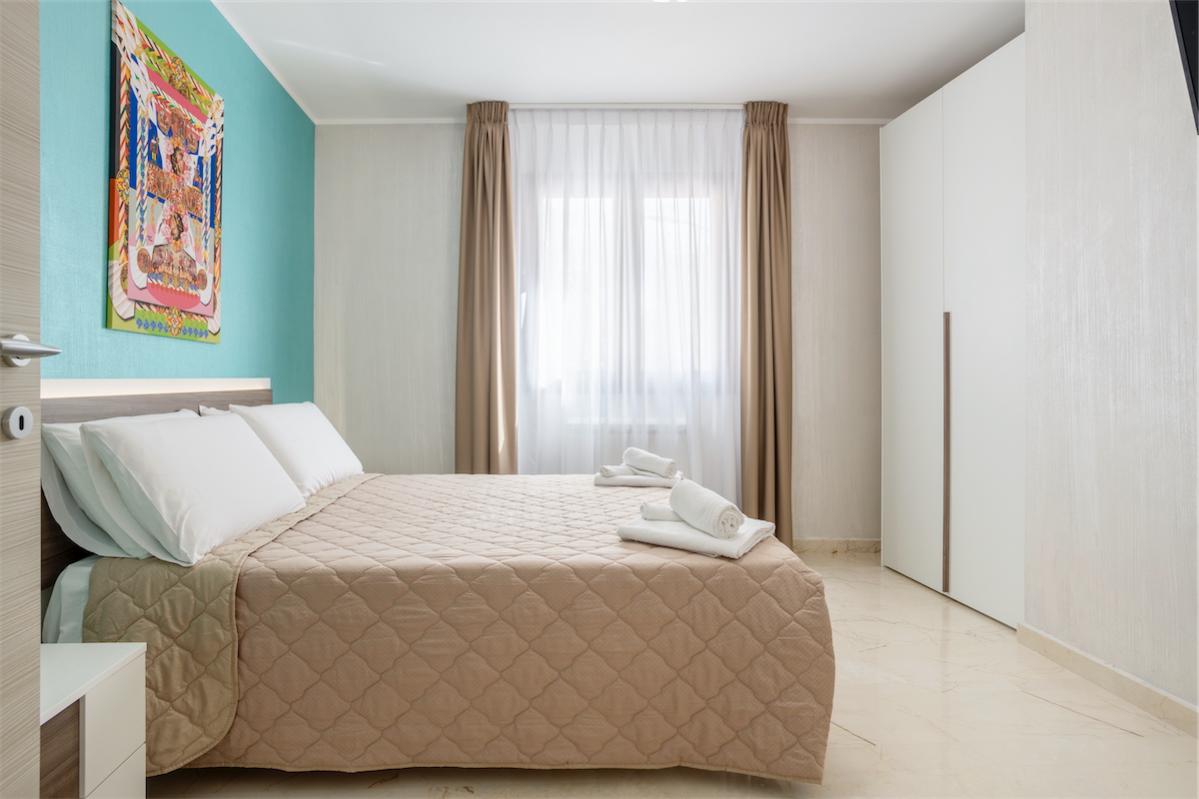 <b>Click to open image!</b> <b>Navigation tip:</b> Hover mouse on top of the right or left side of the image to see the next or previous image respectively.<br /><br />You are browsing images from the article:<br /><span class="sigProPopupCaption"></span>