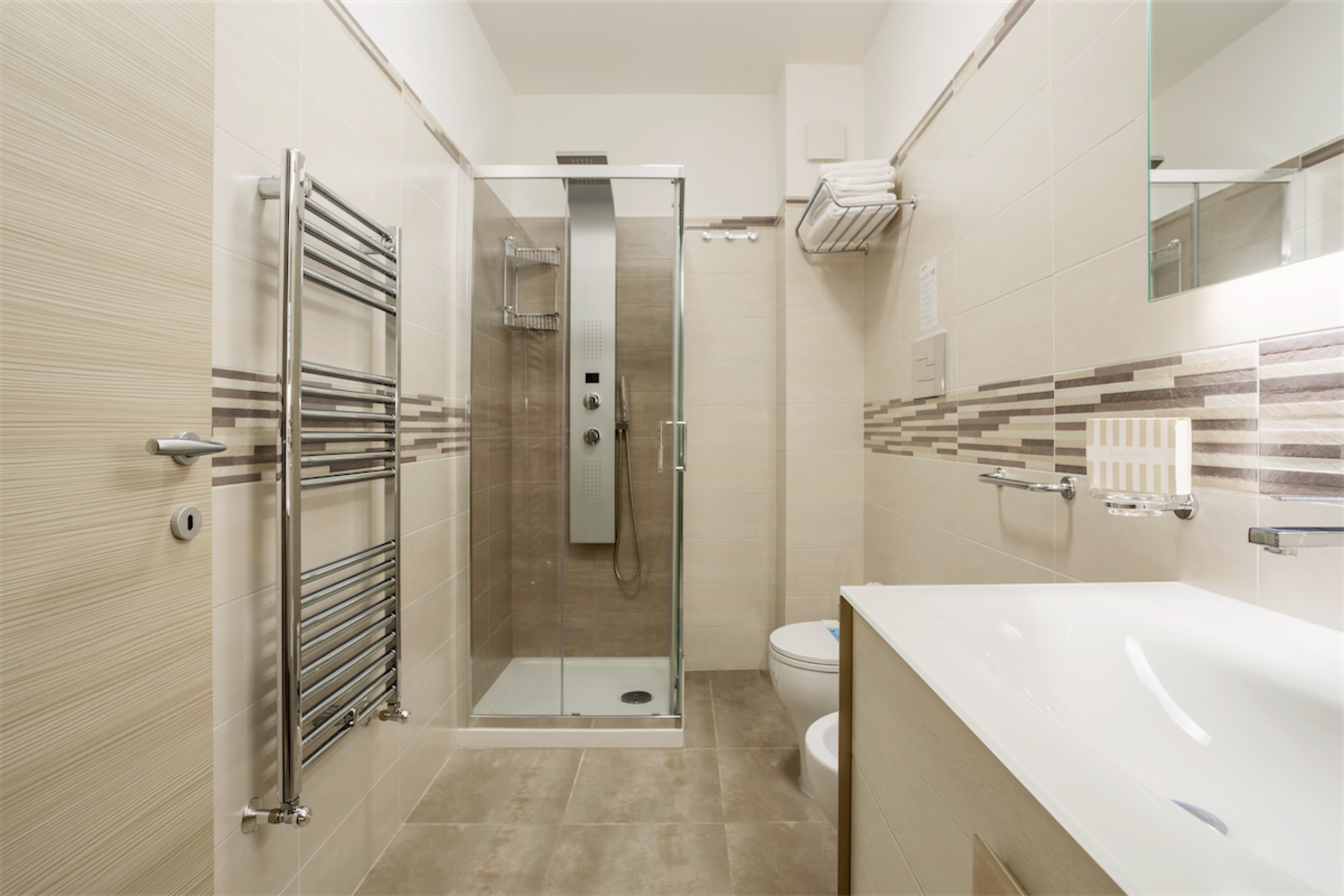 <b>Click to open image!</b> <b>Navigation tip:</b> Hover mouse on top of the right or left side of the image to see the next or previous image respectively.<br /><br />You are browsing images from the article:<br /><span class="sigProPopupCaption"></span>