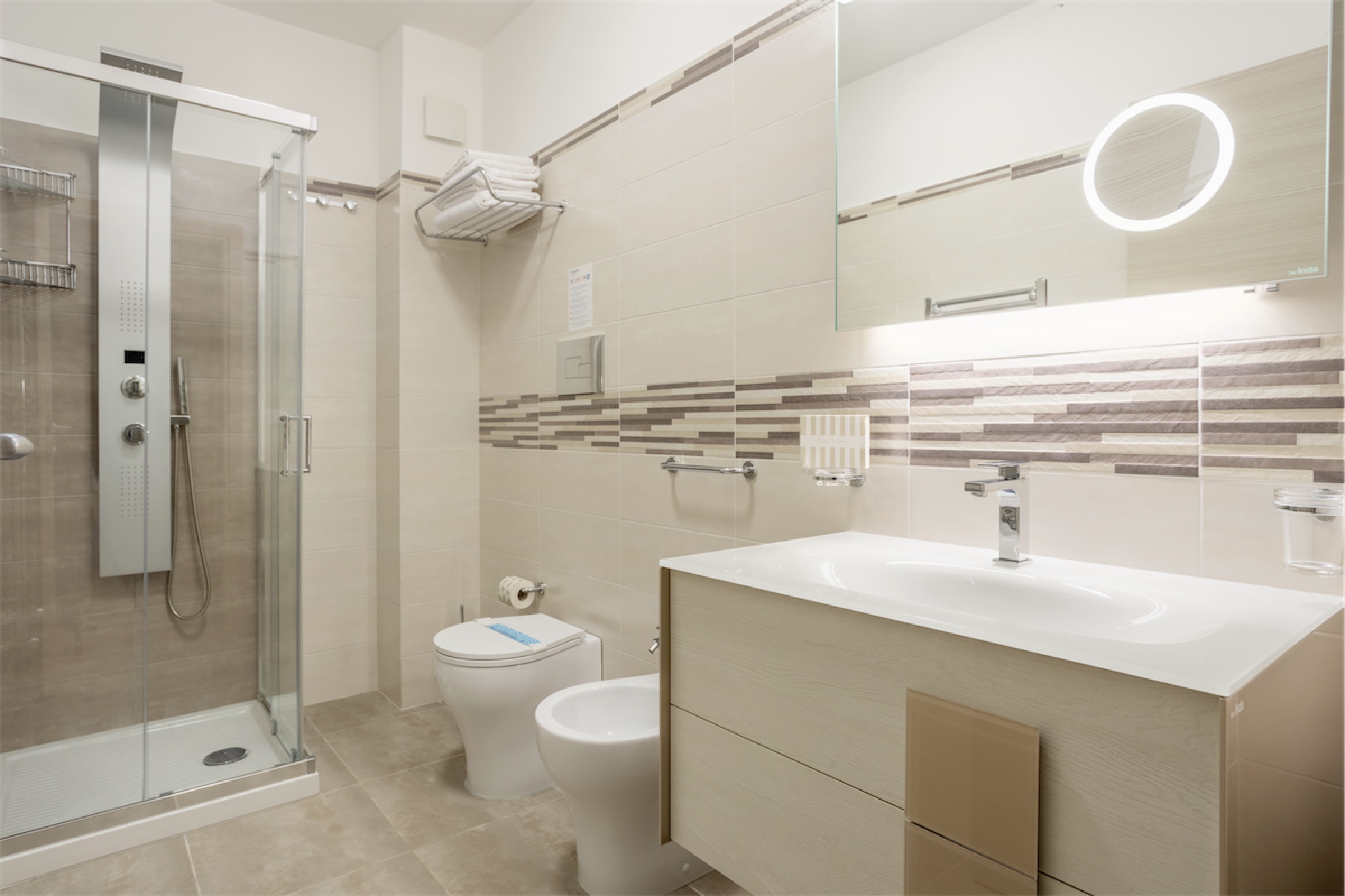 <b>Click to open image!</b> <b>Navigation tip:</b> Hover mouse on top of the right or left side of the image to see the next or previous image respectively.<br /><br />You are browsing images from the article:<br /><span class="sigProPopupCaption"></span>