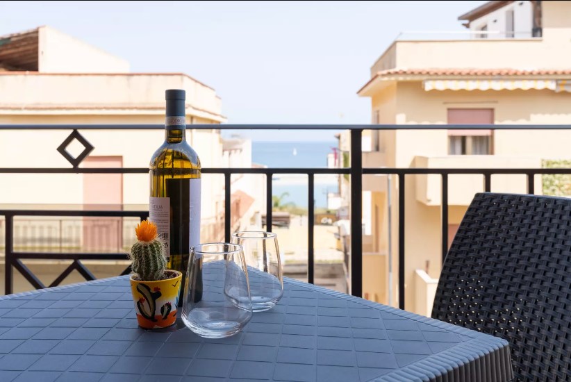 <b>Click to open image!</b> <b>Navigation tip:</b> Hover mouse on top of the right or left side of the image to see the next or previous image respectively.<br /><br />You are browsing images from the article:<br /><span class="sigProPopupCaption"></span>