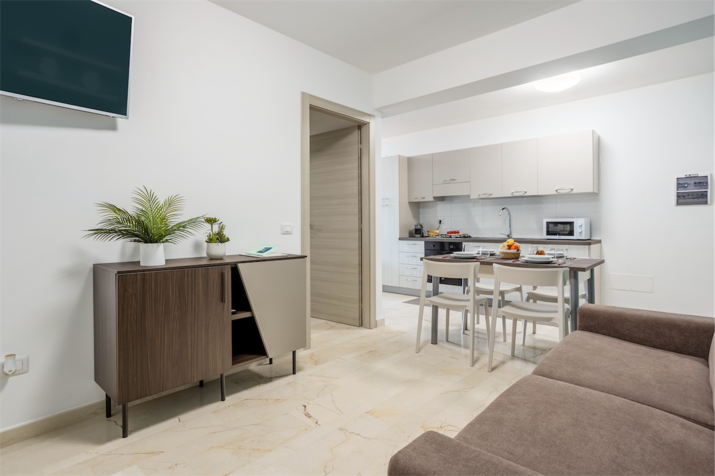 <b>Click to open image!</b> <b>Navigation tip:</b> Hover mouse on top of the right or left side of the image to see the next or previous image respectively.<br /><br />You are browsing images from the article:<br /><span class="sigProPopupCaption"></span>