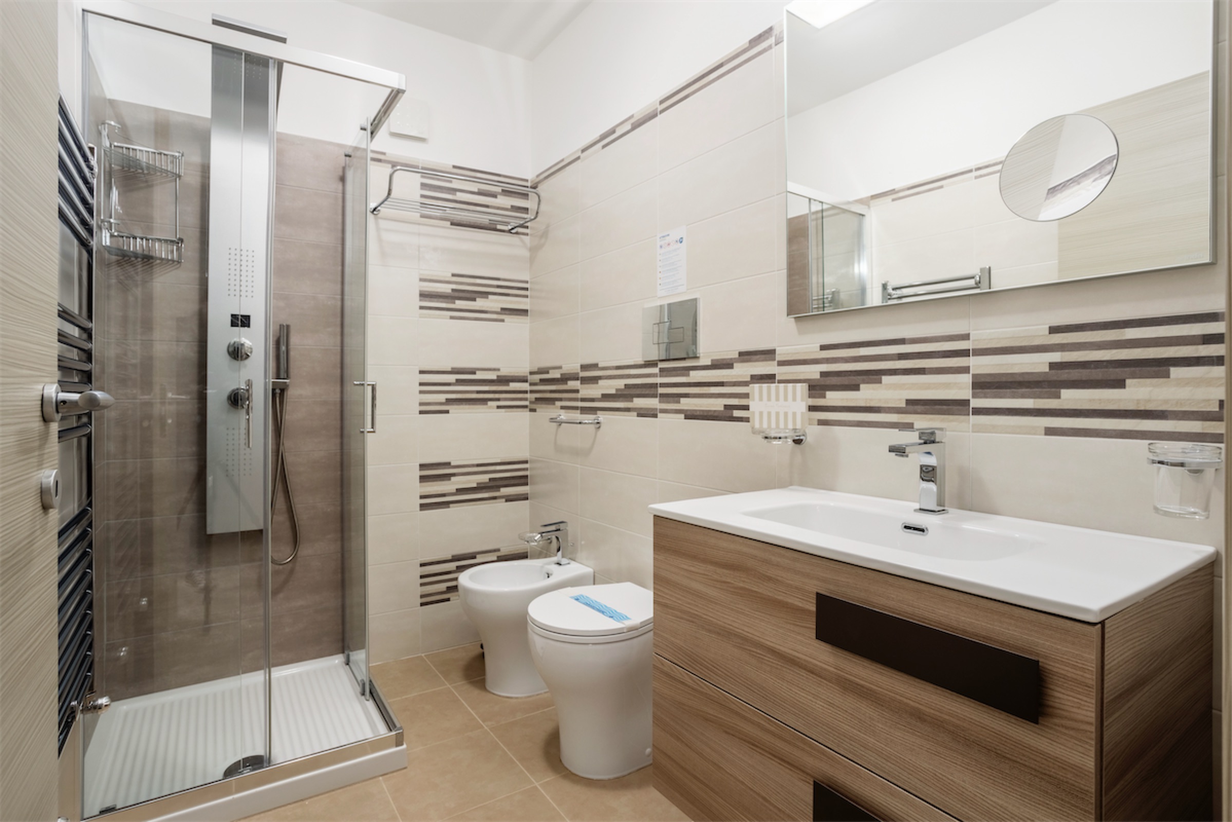 <b>Click to open image!</b> <b>Navigation tip:</b> Hover mouse on top of the right or left side of the image to see the next or previous image respectively.<br /><br />You are browsing images from the article:<br /><span class="sigProPopupCaption"></span>