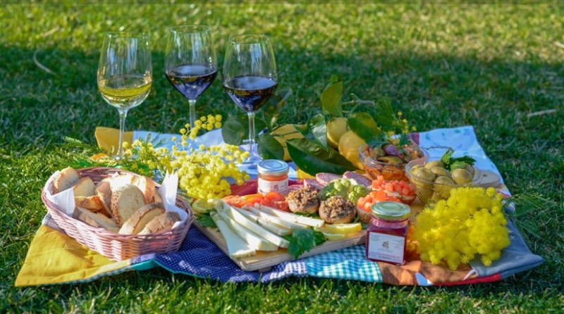 FOOD AND WINE EXPERIENCE